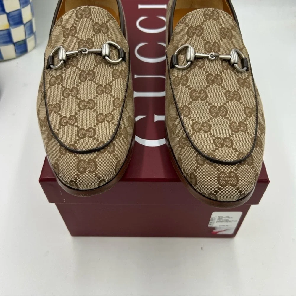 Men’s Gucci, Jordan horse bit canvas loafer size 8, fits nine US maiden in Italy